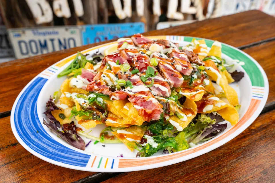 Tuna nachos