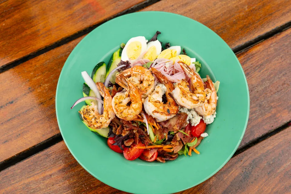 Salad with shrimp